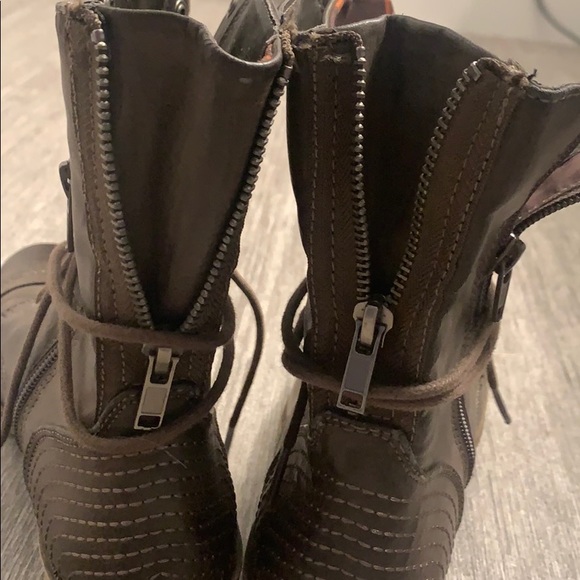 Women Boots Size 6 - Picture 3 of 7